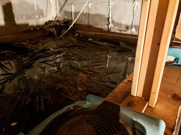 Crawlspace Water Cleanup in Willoughby